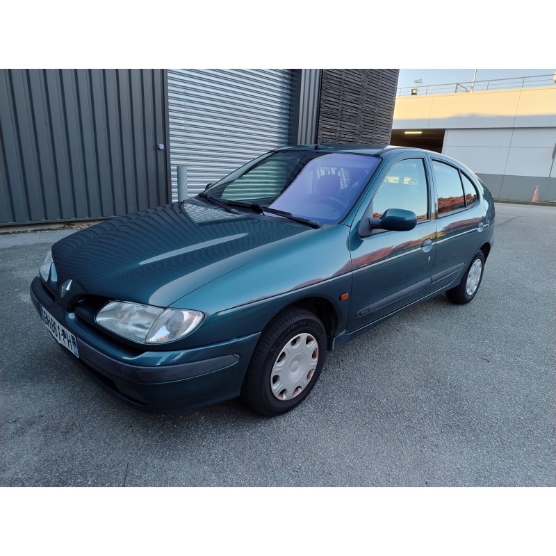 RENAULT MÉGANE 1.6 ESSENCE